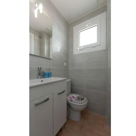 For 2 People In With River View Holiday home Roses